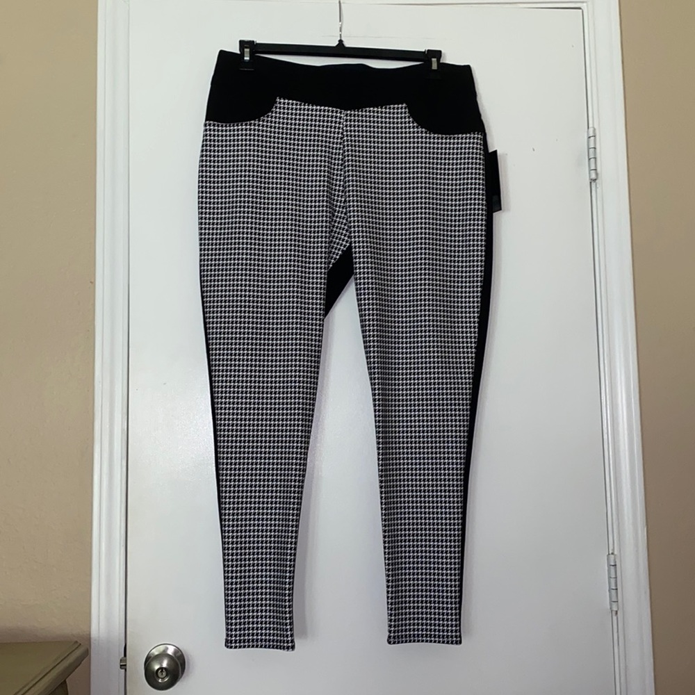 Slim Factor by Investments Plus Houndstooth Leggings
